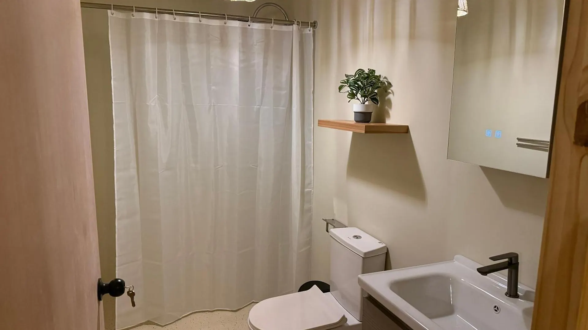 Central Located Tropical Apartment Pool Side Кюрасао