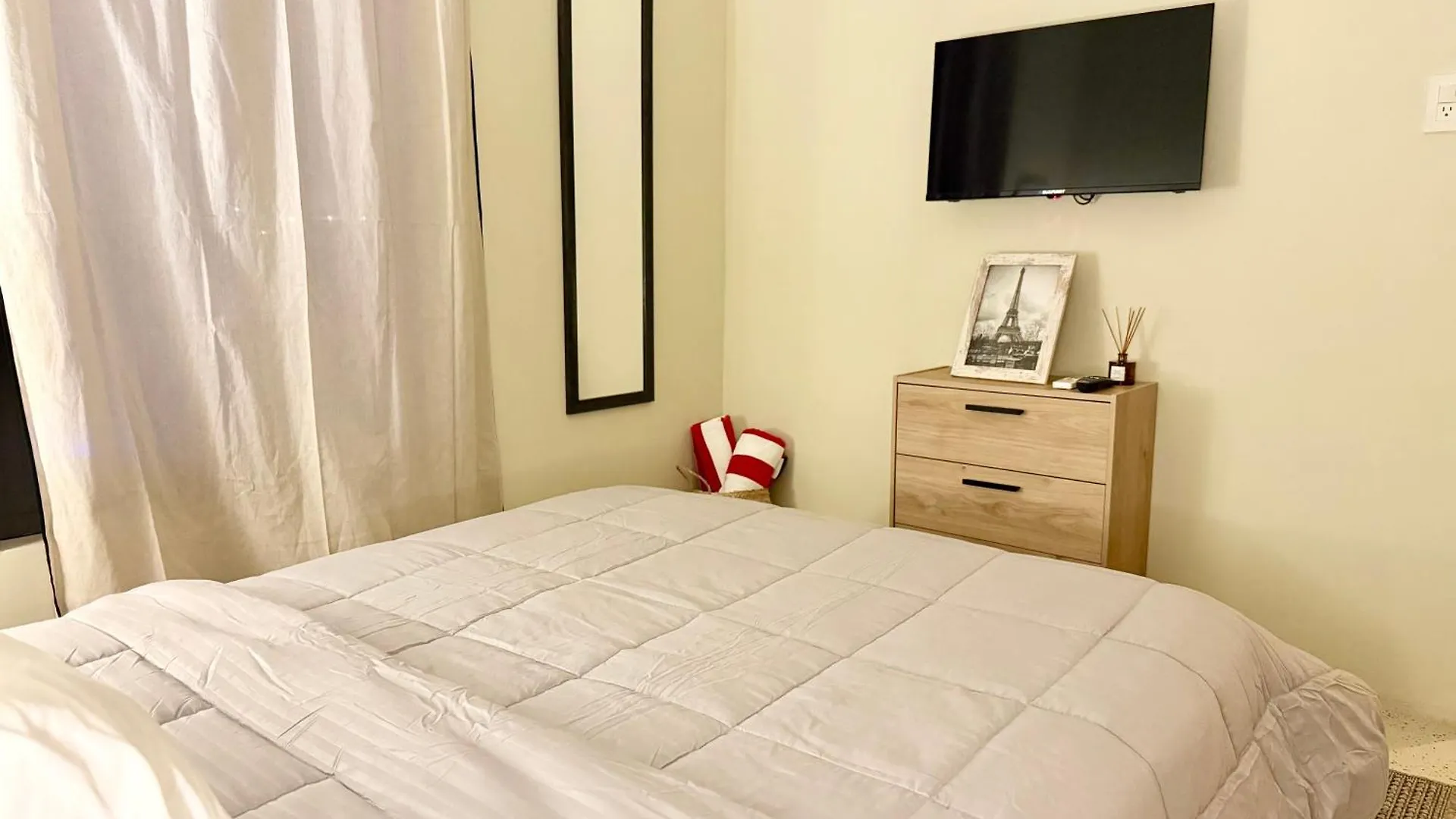 Central Located Tropical Apartment Pool Side Willemstad