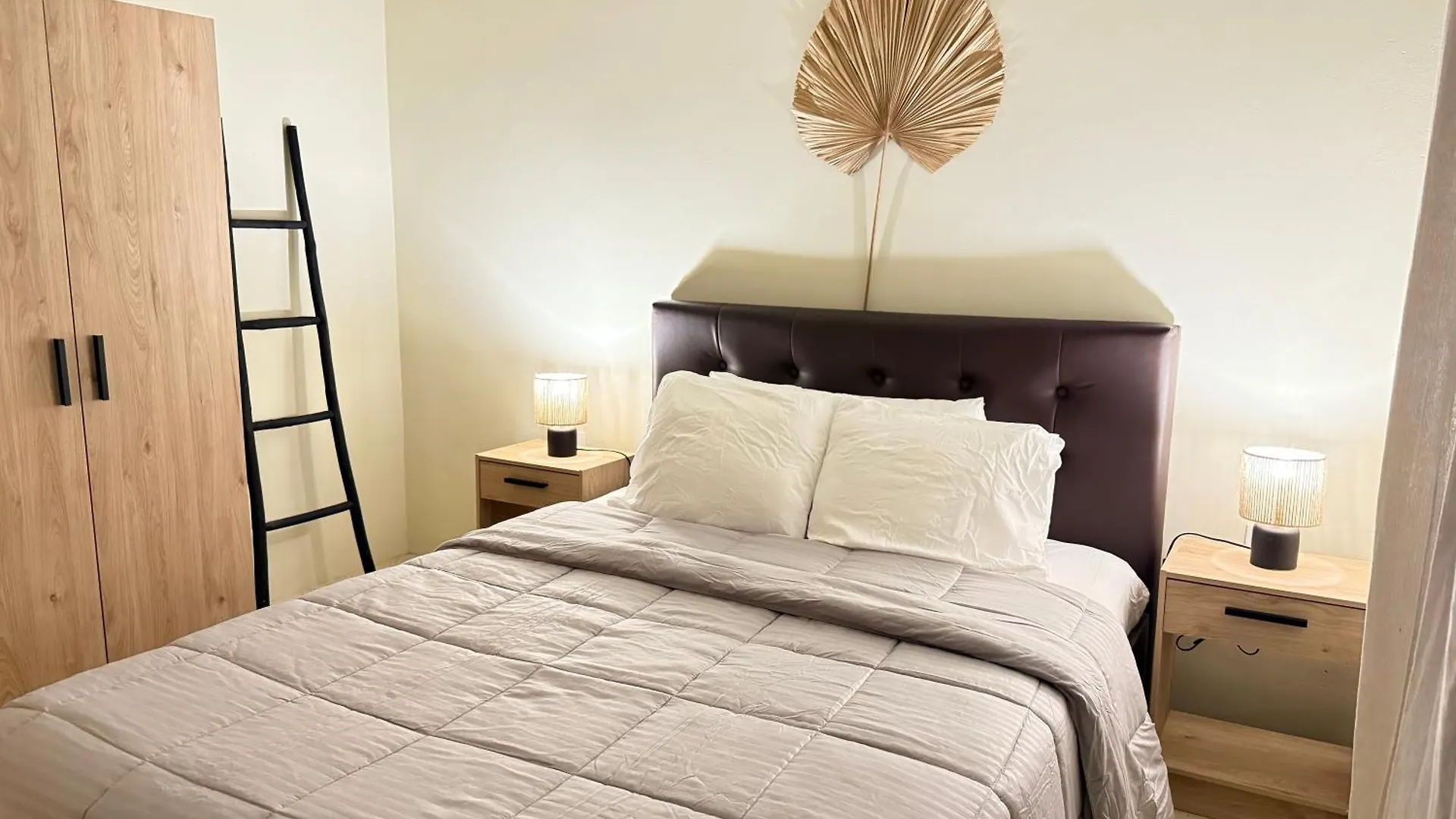 Central Located Tropical Apartment Pool Side Willemstad