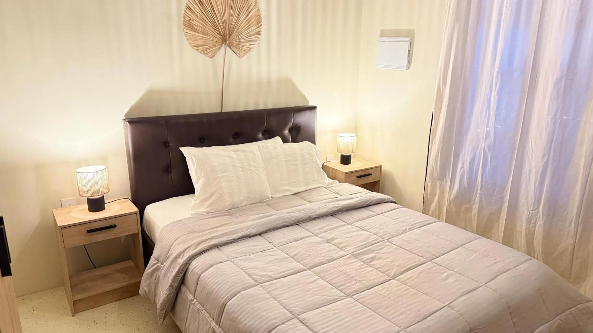 Central Located Tropical Apartment Pool Side 0*, 빌렘스타트